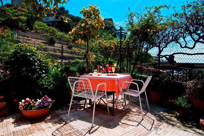 B&B U Palmentu Taormina Eksteriør billede