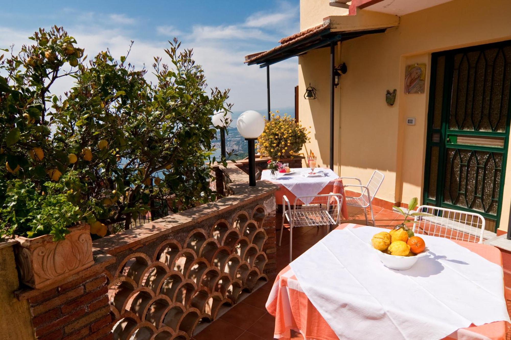 B&B U Palmentu Taormina Eksteriør billede