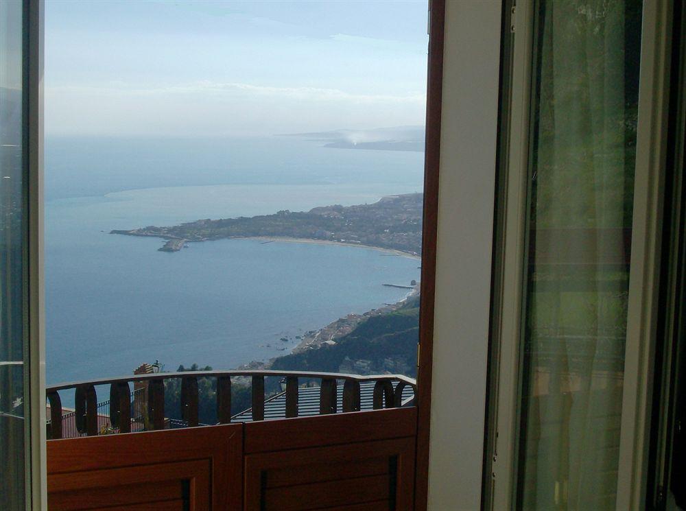 B&B U Palmentu Taormina Eksteriør billede