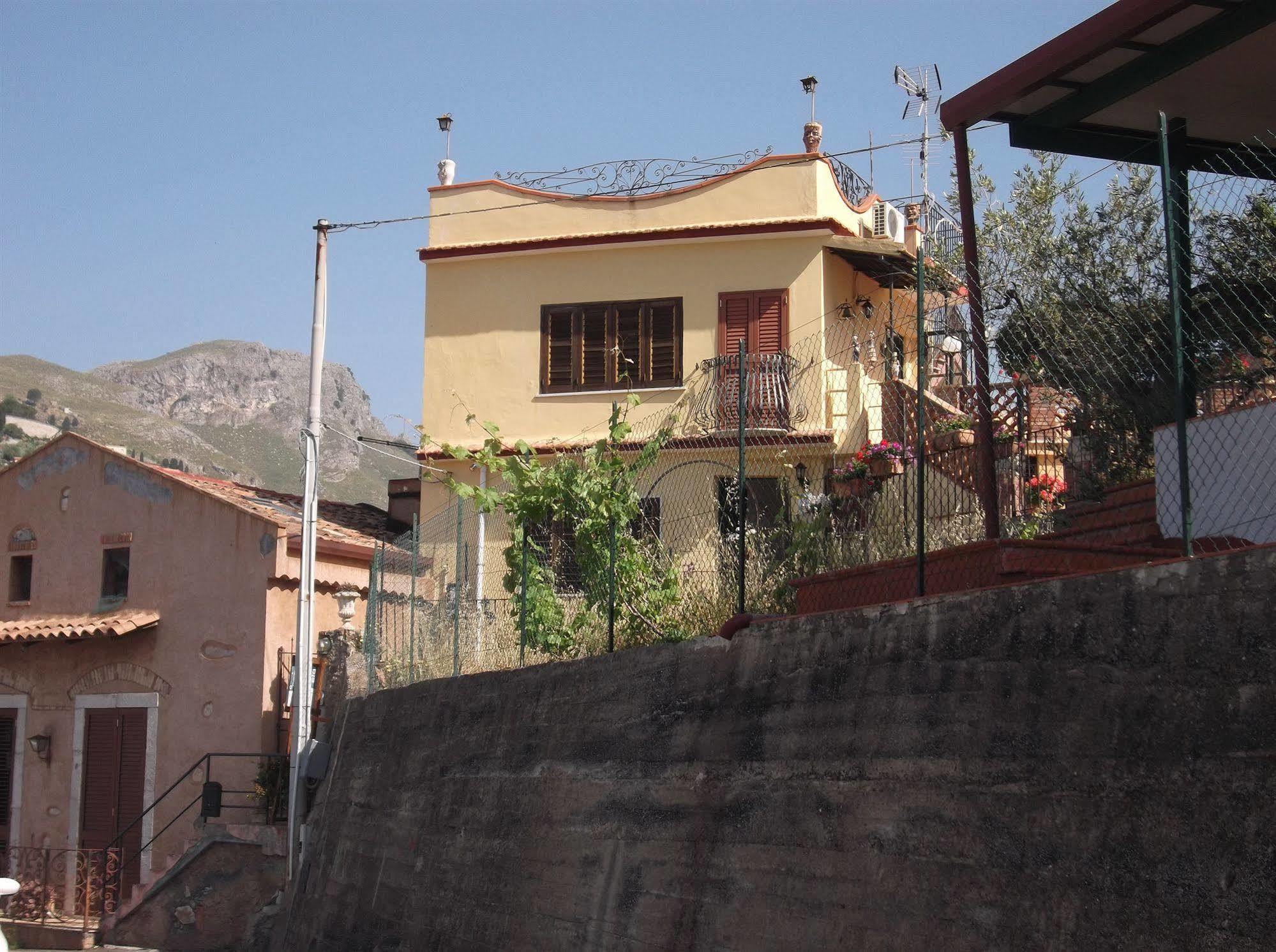 B&B U Palmentu Taormina Eksteriør billede