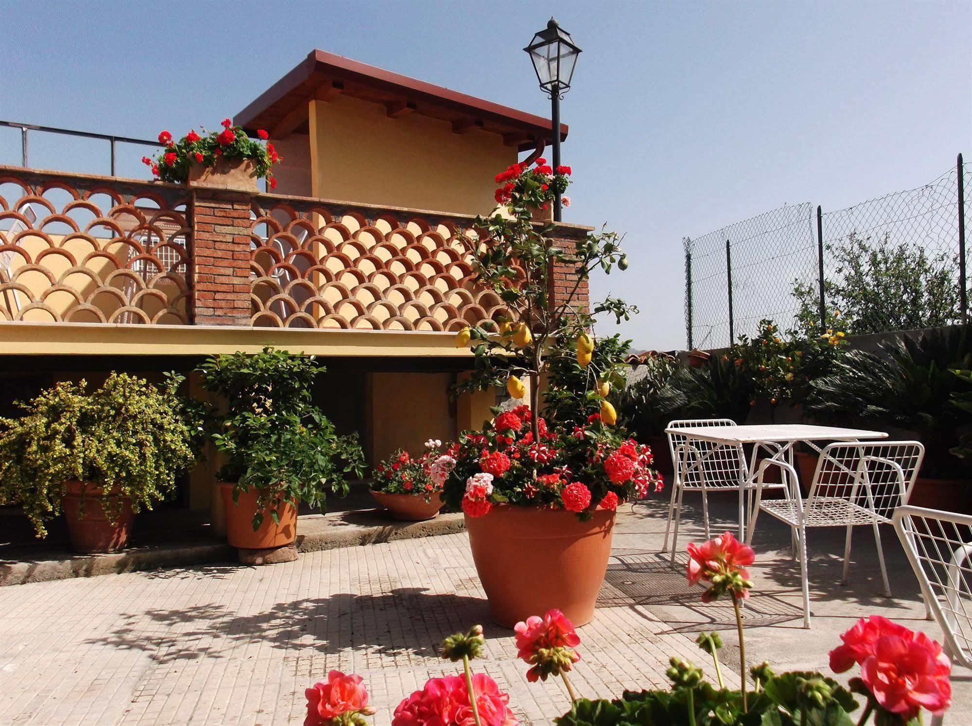 B&B U Palmentu Taormina Eksteriør billede