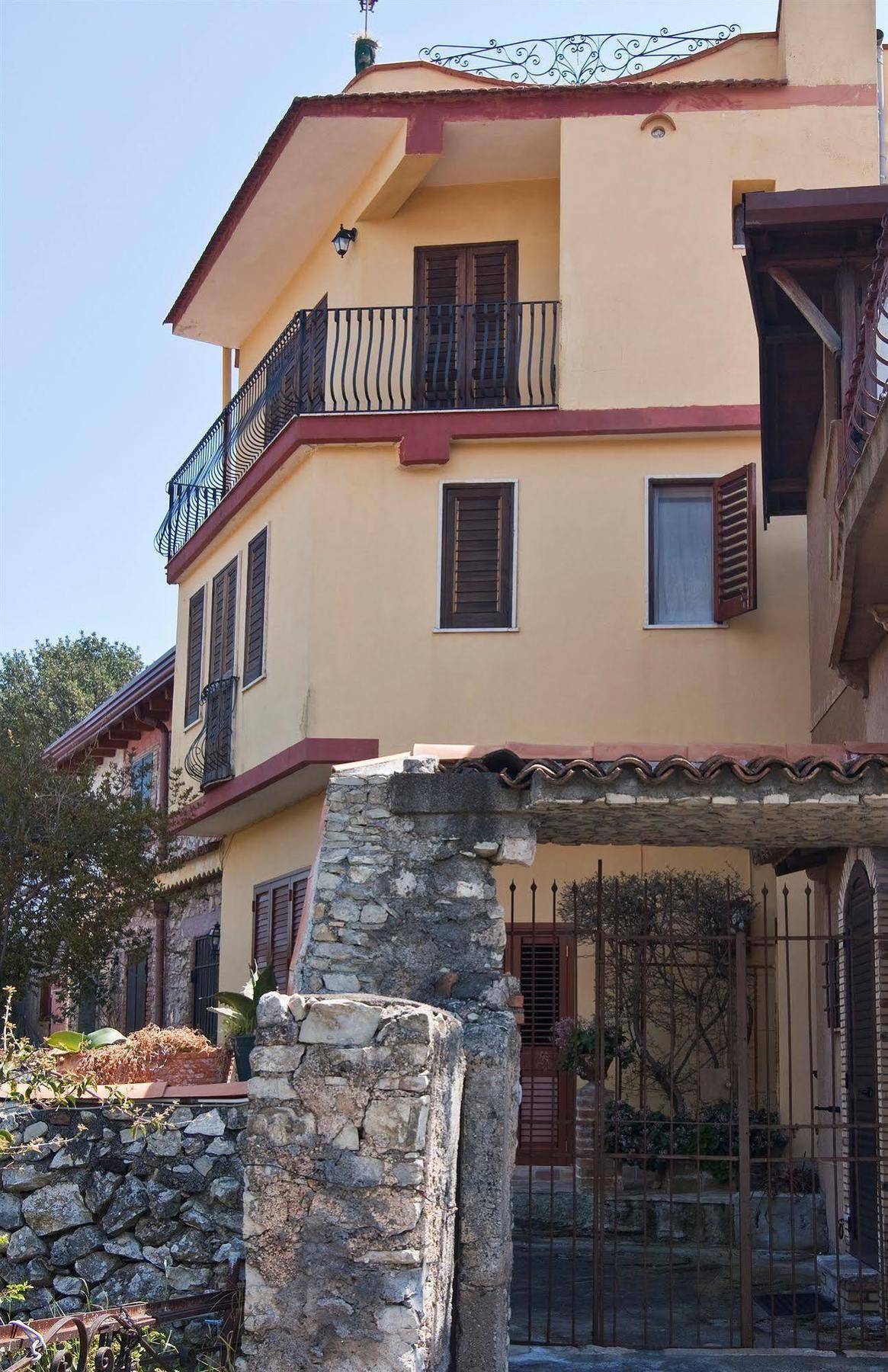B&B U Palmentu Taormina Eksteriør billede